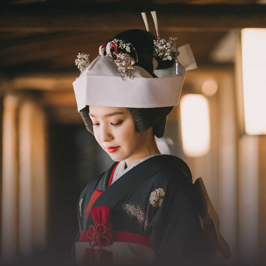 japanese bride dress Korean/Japanese modern wedding dresses? : r/Weddingsunder10k A traditional Japanese wedding